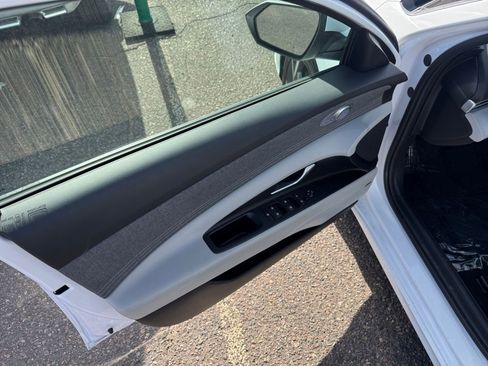 Used 2025 Hyundai Elantra Limited image 20