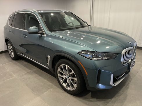 Certified 2024 BMW X5 xDrive40i w/ Premium Package AWD/4WD image 3