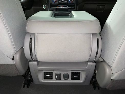 Used 2021 Chevrolet Silverado 1500 LT RWD image 17