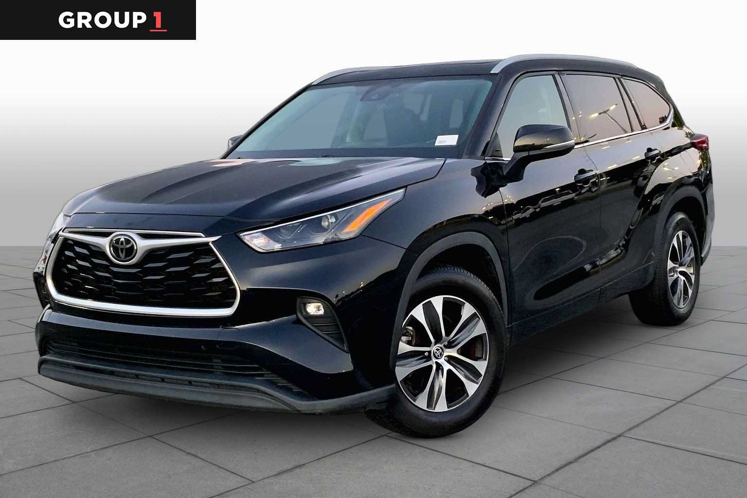 Used 2022 Toyota Highlander XLE FWD image 1