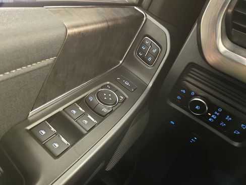 Used 2025 Ford F250 Lariat AWD/4WD image 30