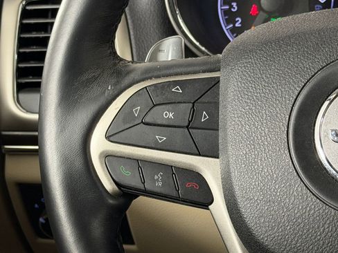 Used 2017 Jeep Grand Cherokee Limited image 14