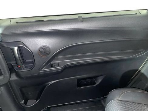 Used 2025 Toyota Sienna Limited AWD/4WD image 23
