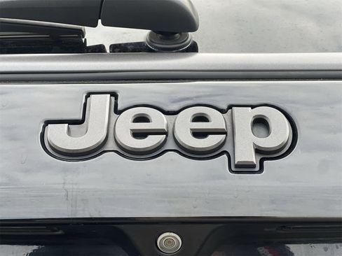 Used 2020 Jeep Compass Trailhawk image 12