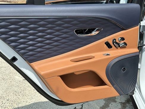 New 2024 Bentley Flying Spur W12 image 34