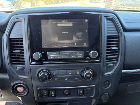 Used 2022 Nissan Titan SV image 19