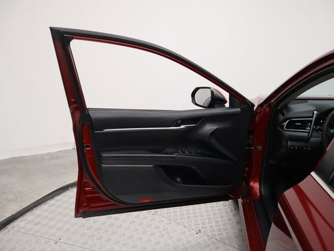 Used 2020 Toyota Camry LE image 16