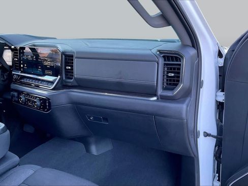 Used 2025 Chevrolet Silverado 2500 LT w/ Trail Boss Package AWD/4WD image 17