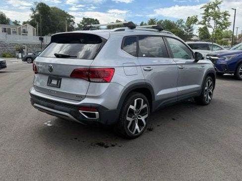 Used 2022 Volkswagen Taos SEL AWD/4WD image 3
