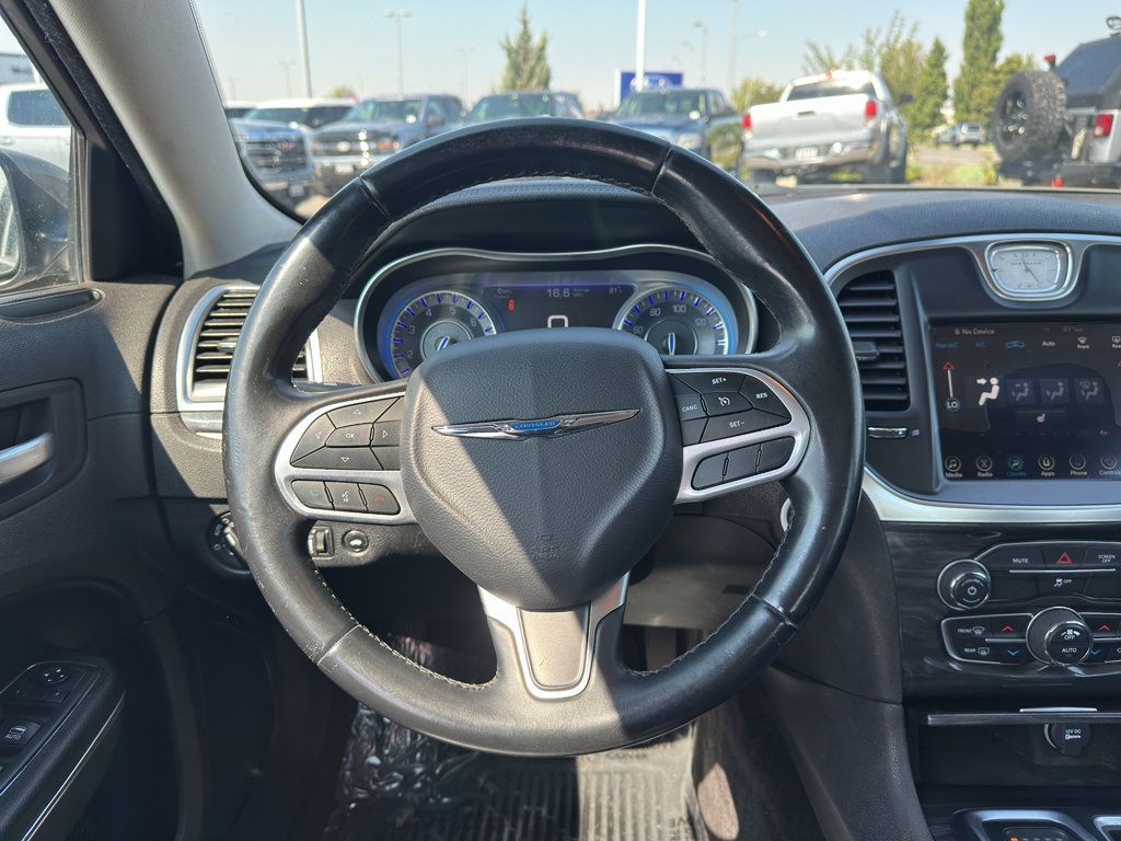 Used 2017 Chrysler 300 Limited AWD/4WD image 19