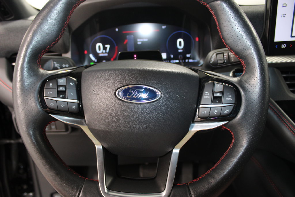 Used 2025 Ford Explorer ST-Line AWD/4WD image 35