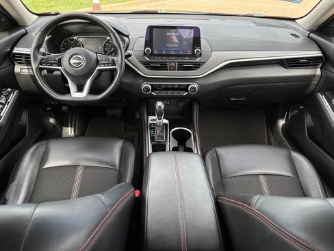 Used 2025 Nissan Altima 2.5 SR FWD image 8