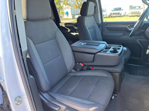 Used 2025 Chevrolet Silverado 2500 LT w/ Convenience Package image 12