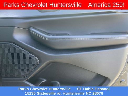 Used 2025 Jeep Grand Cherokee Altitude AWD/4WD image 15