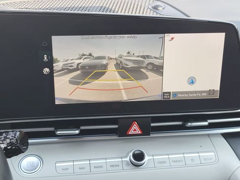 Used 2025 Hyundai Elantra Limited FWD image 21