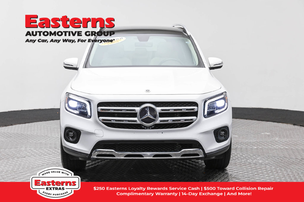 Used 2022 Mercedes-Benz GLB 250 4MATIC w/ Premium Package Lite image 3