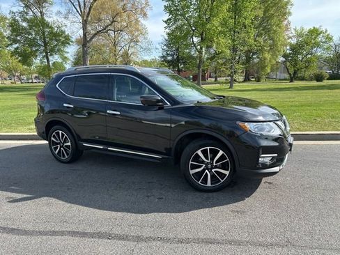Used 2019 Nissan Rogue SL image 2