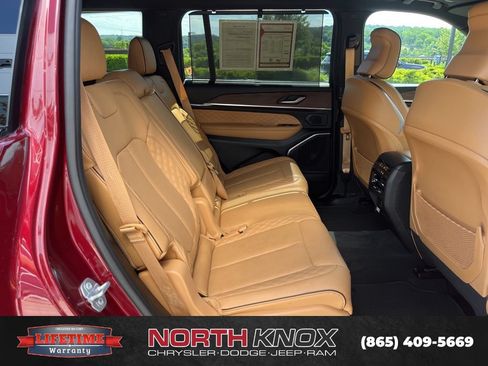 Used 2025 Jeep Grand Cherokee L Summit w/ Advanced Protech Group IV AWD/4WD image 24