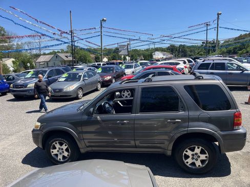 Used 2005 Ford Escape Limited AWD/4WD image 10