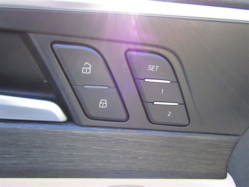 Used 2019 Audi A4 2.0T Premium image 10