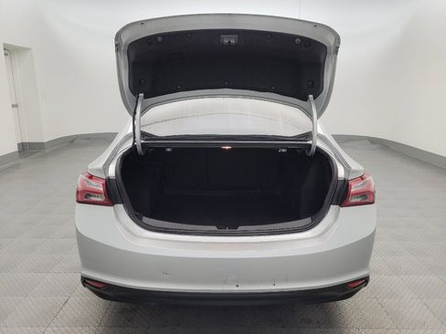 Used 2021 Chevrolet Malibu LT image 29