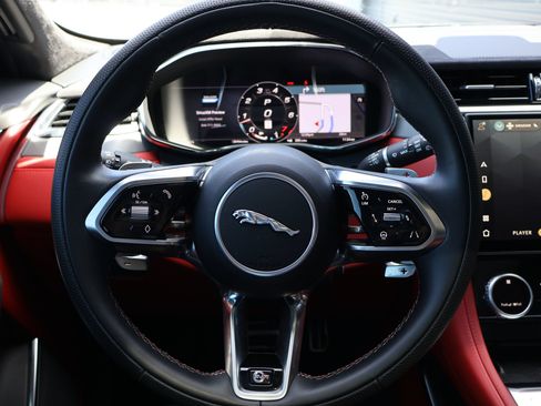 Used 2024 Jaguar F-PACE SVR AWD/4WD image 12