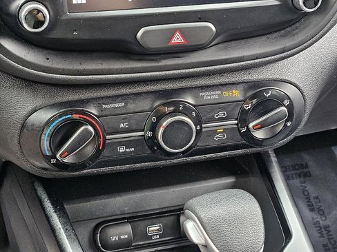 Used 2022 Kia Soul LX image 21