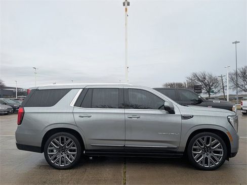 Used 2025 GMC Yukon Denali Ultimate image 3