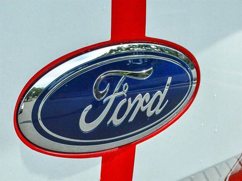 Used 2016 Ford F150 Lariat w/ Equipment Group 502A Luxury image 19