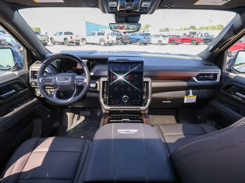 New 2026 GMC Yukon XL Denali w/ Denali Reserve Package AWD/4WD image 17