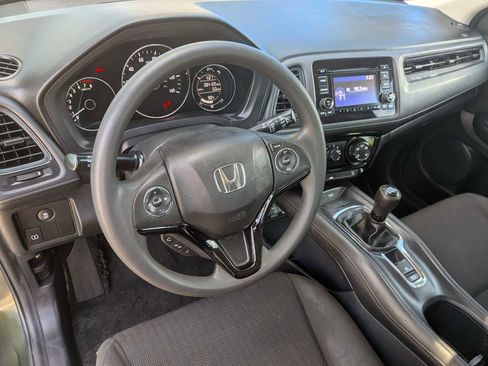 Used 2017 Honda HR-V LX image 11