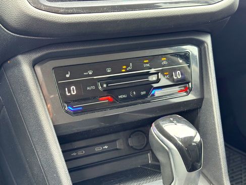 Used 2022 Volkswagen Tiguan SE image 26