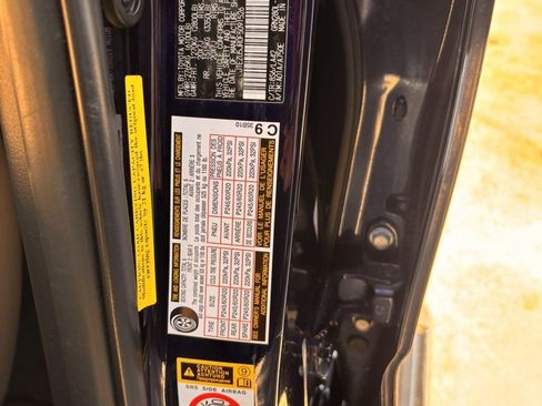 Used 2015 Toyota 4Runner Limited image 33