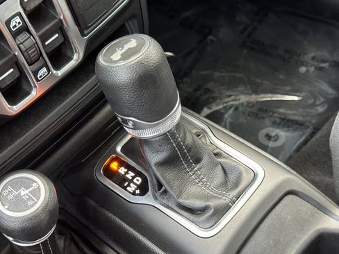 Used 2026 Jeep Wrangler Unlimited Sport AWD/4WD image 25