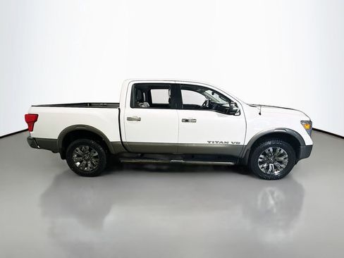 Used 2018 Nissan Titan Platinum Reserve image 9