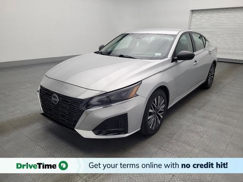 Used 2024 Nissan Altima 2.5 SV image 1