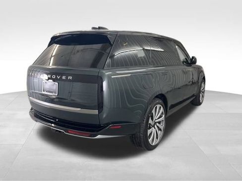 New 2026 Land Rover Range Rover Long Wheelbase SE image 4