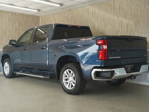 Used 2022 Chevrolet Silverado 1500 LT AWD/4WD image 7