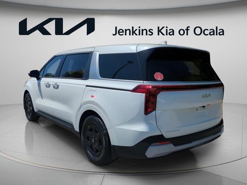 New 2026 Kia Carnival FWD image 6