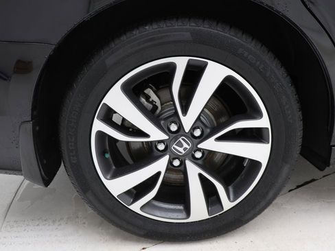 Used 2024 Honda Odyssey Touring image 9