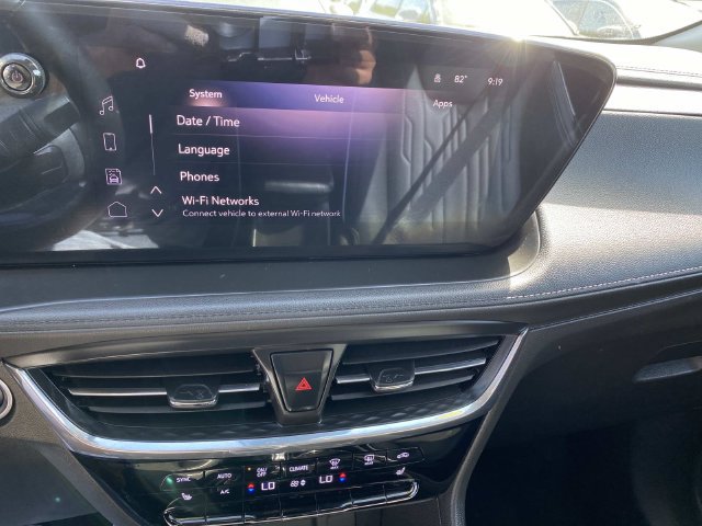 Used 2024 Buick Encore GX Avenir w/ Avenir Technology Package FWD image 8
