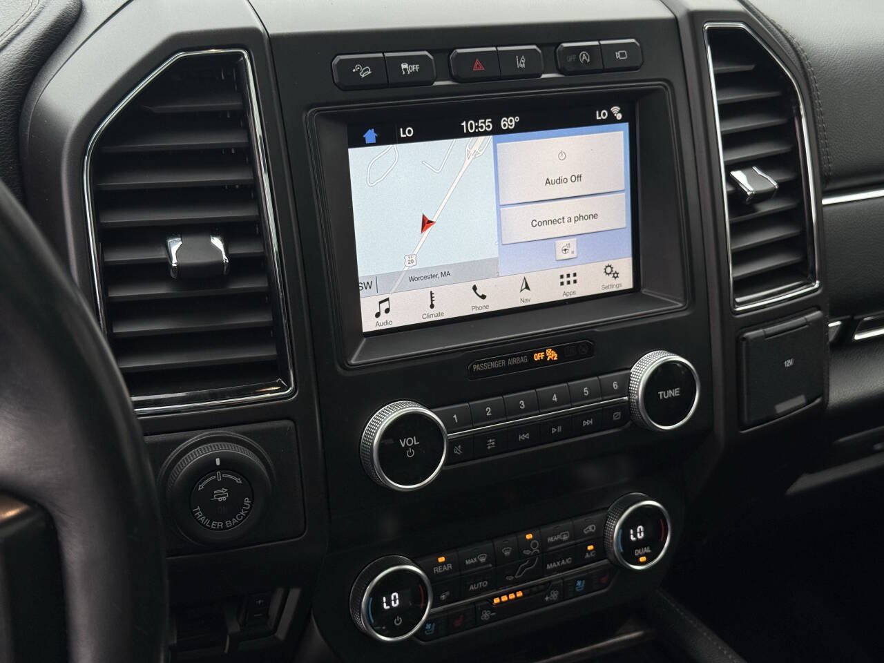 Used 2019 Ford Expedition Limited w/ Equipment Group 302A AWD/4WD image 22