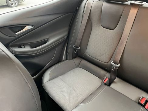 Used 2025 Buick Encore GX Preferred image 37