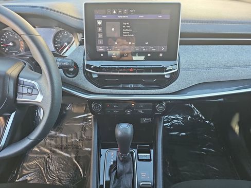 Used 2024 Jeep Compass Sport image 19