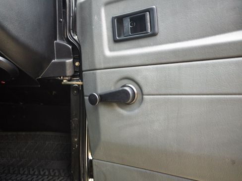 Used 1995 Land Rover Defender 90 AWD/4WD image 24