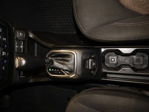 Used 2023 Jeep Renegade Latitude AWD/4WD image 15