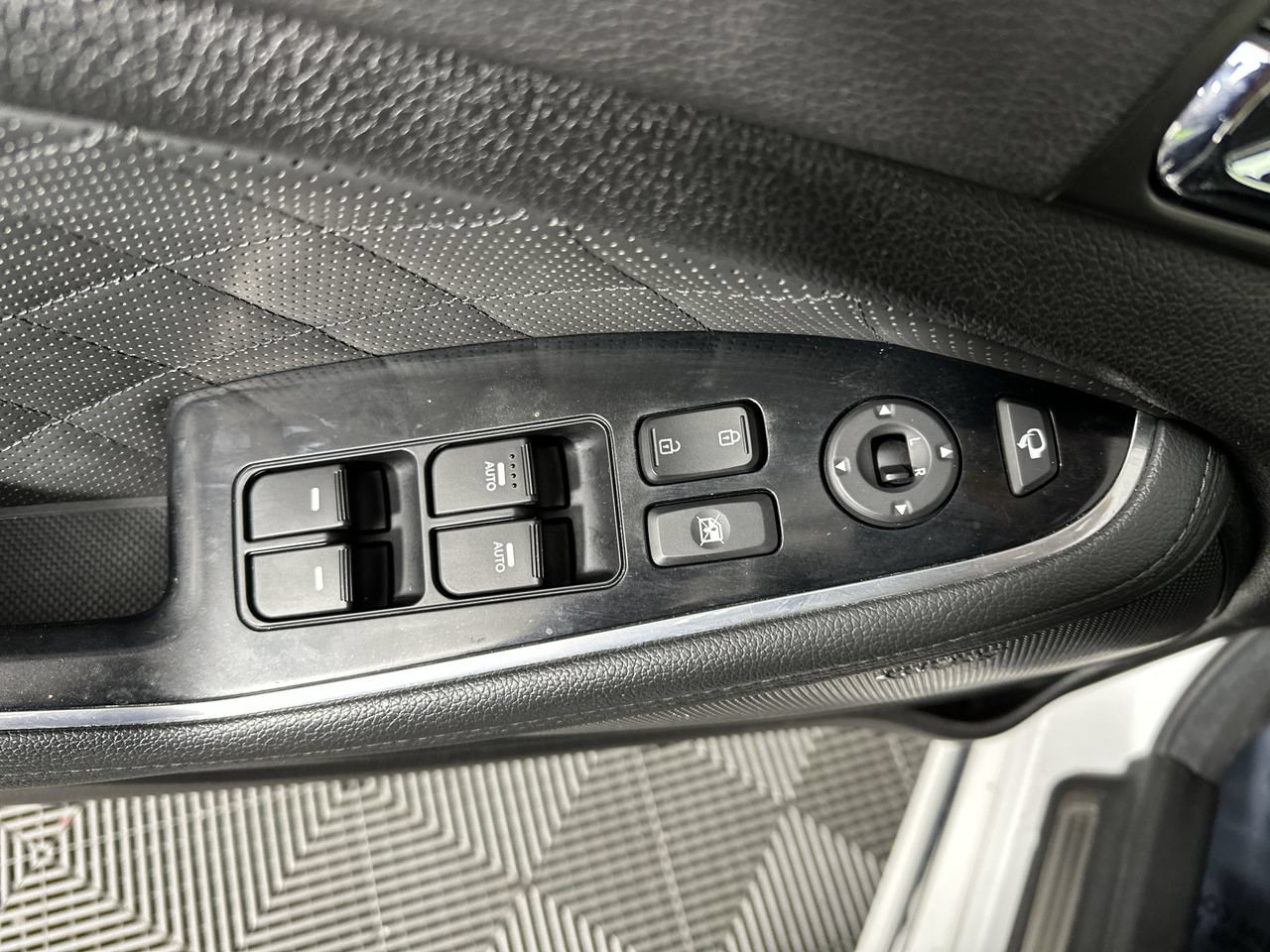 Used 2015 Kia Optima SX FWD image 3