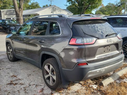 Used 2019 Jeep Cherokee Limited image 4