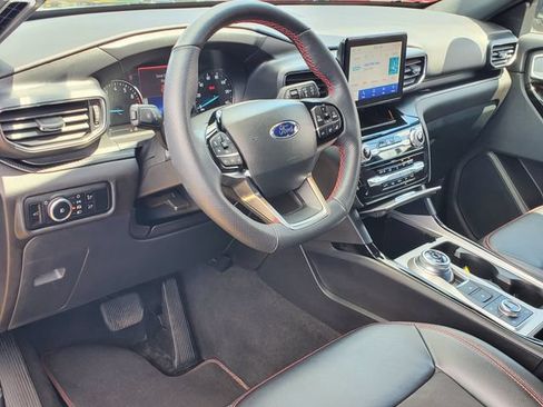 Certified 2023 Ford Explorer ST-Line w/ Class IV Trailer Tow Package AWD/4WD image 18