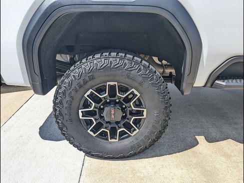 Used 2026 GMC Sierra 2500 AT4X AWD/4WD image 21
